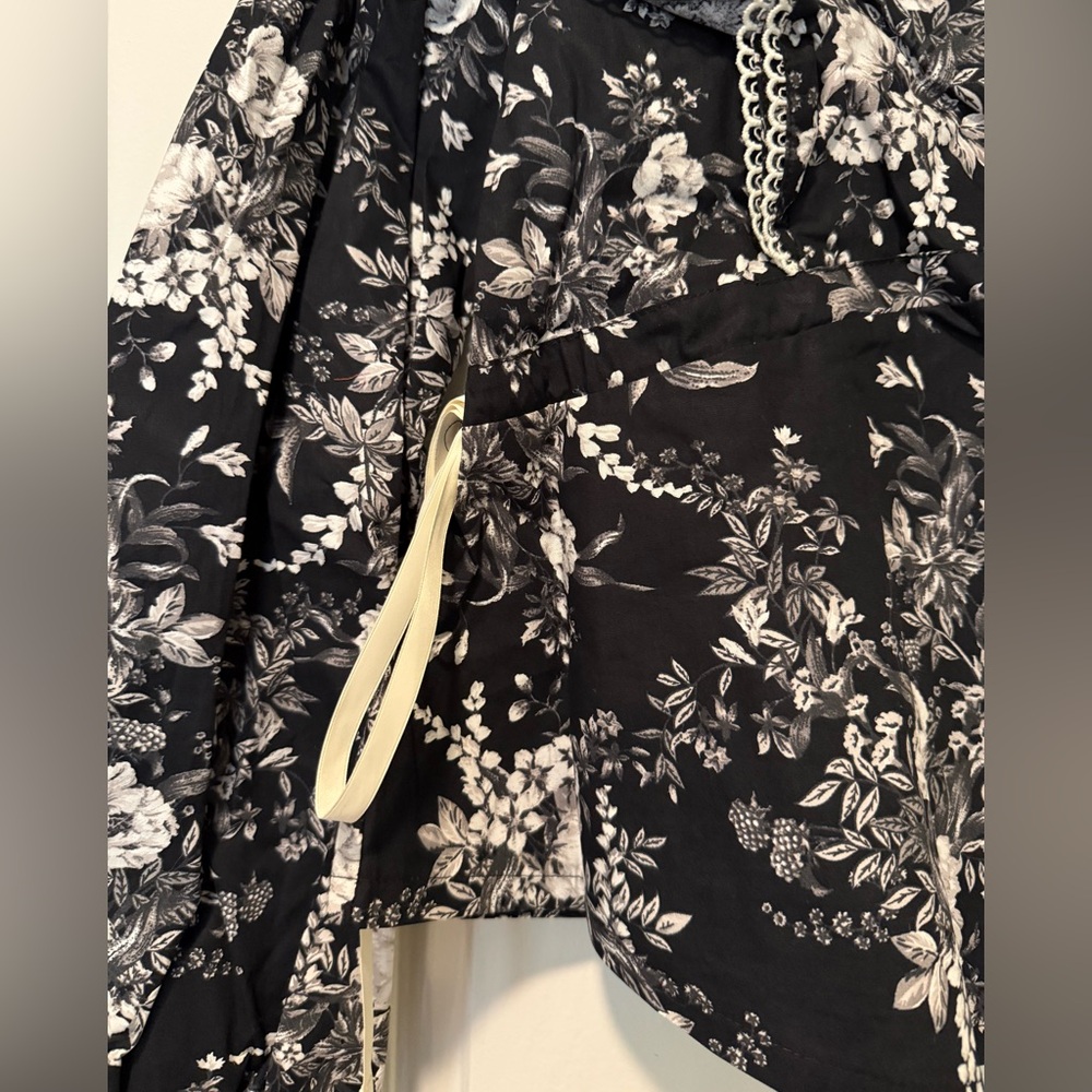 Listicle Black and White Floral Ruffle Blouse - Picture 5 of 7